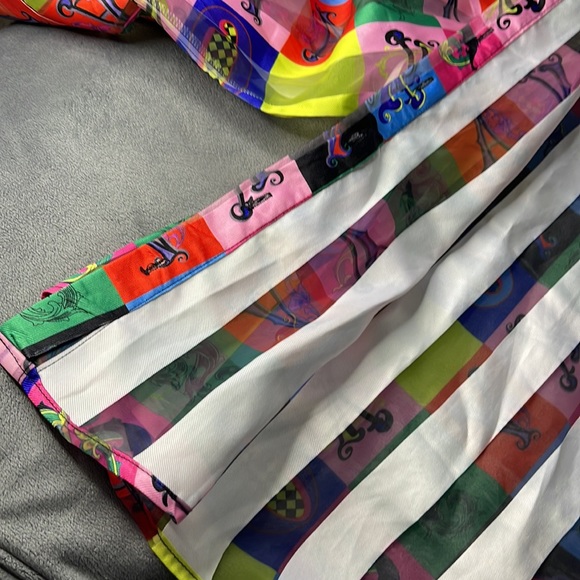 Ladies top! - Picture 9 of 11